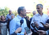 Κυριάκος Μητσοτάκης: Βόλτα με τον Κώστα Μπακογιάννη στη Βικτώρια [pics]