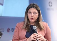 Ζαχαράκη: Συνολικά 2,2 δισ. ευρώ για την αντιμετώπιση του στεγαστικού προβλήματος