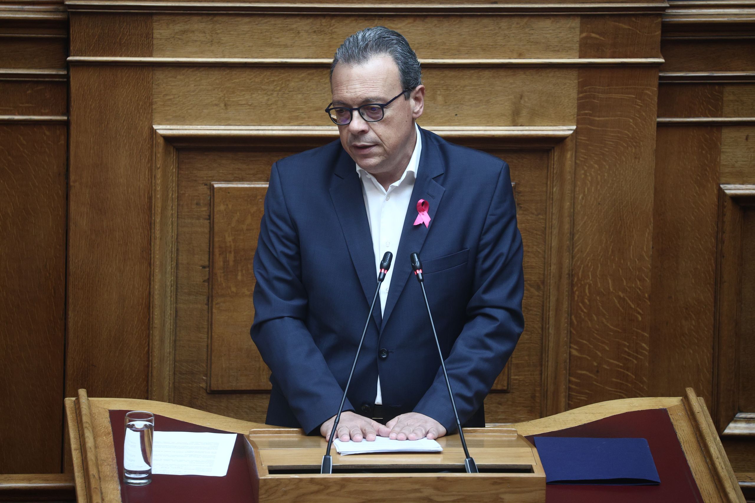 Φάμελλος: Μεγάλη υποχώρηση για το Δημόσιο το νομοσχέδιο του Υπουργείου Εσωτερικών