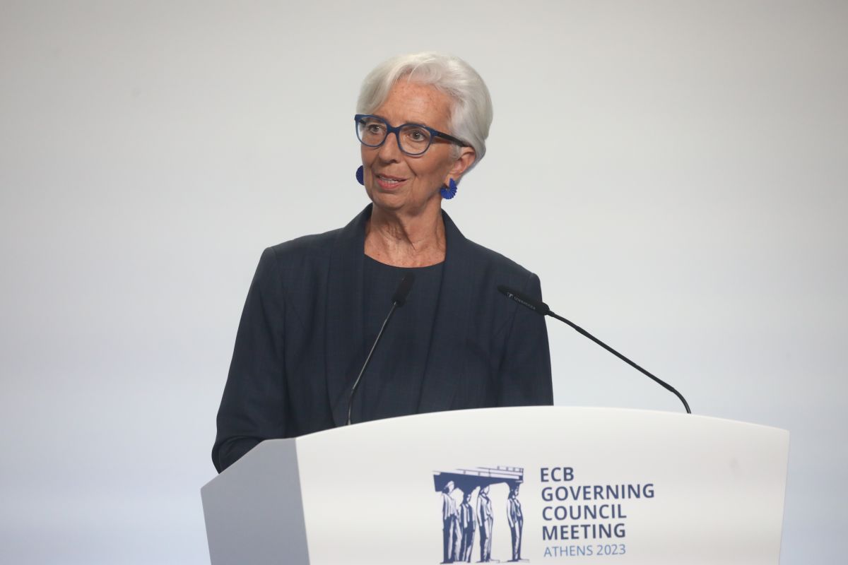 ECB’s head Christine Lagarde praises Greek economy’s return to pre-Covid levels