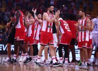 Ολυμπιακός Εφες: Οι ερυθρόλευκοι επικράτησαν 75-57, πριν το ντέρμπι με τον Παναθηναϊκό [vid]