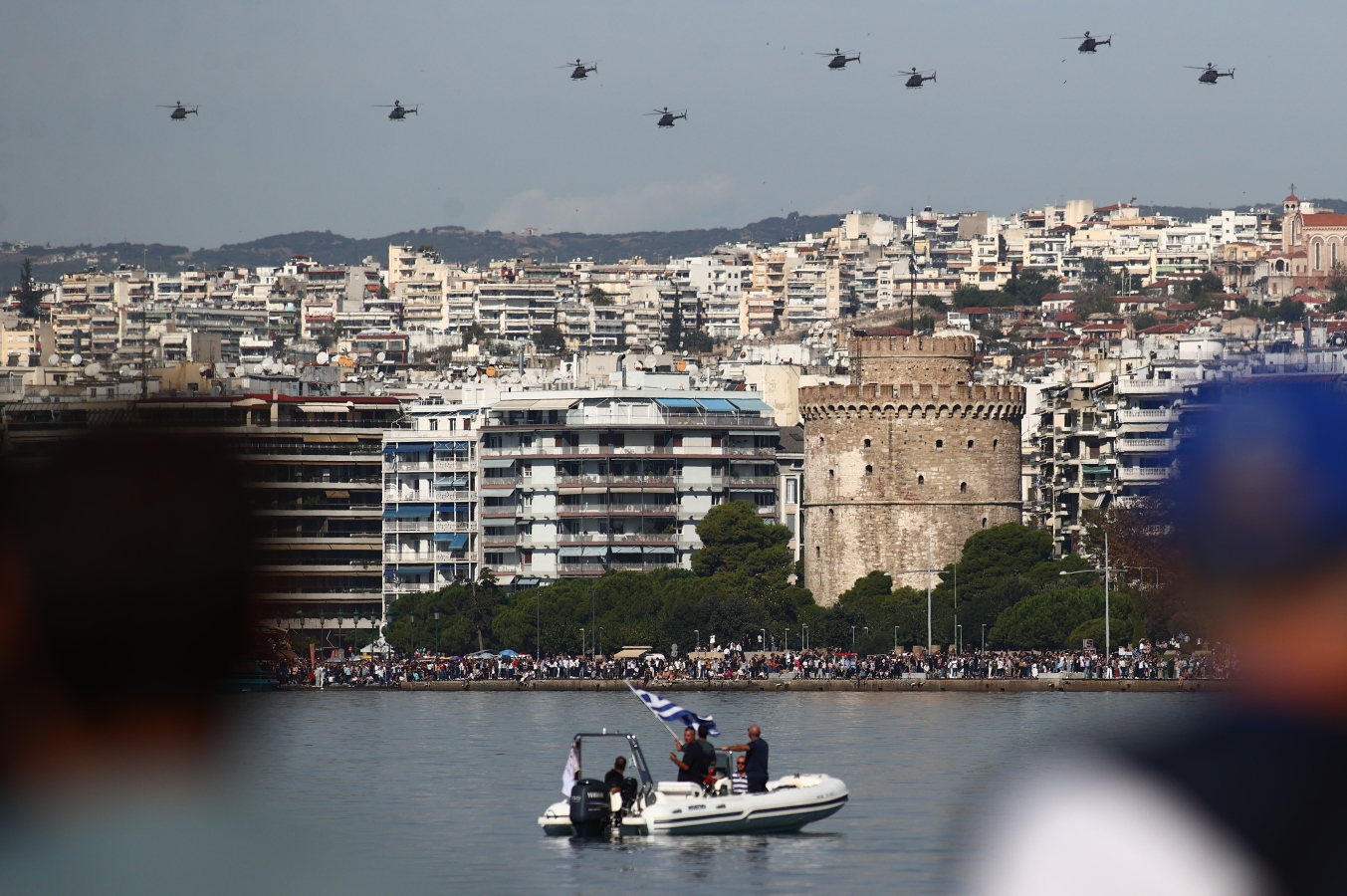 28η Οκτωβρίου:Chinook και Apache, κέρδισαν τις εντυπώσεις [vid,pics]