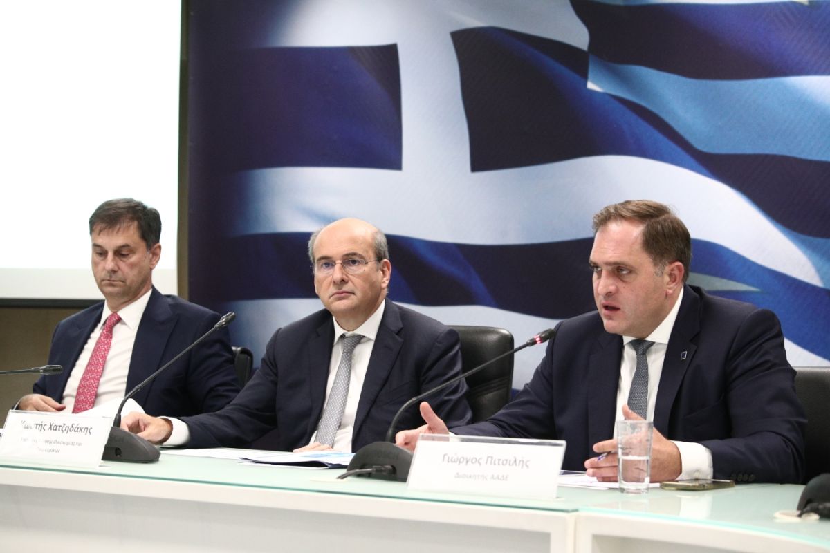 Οι βασικοί άξονες του νέου φορολογικού νομοσχεδίου – Τι θα ισχύσει για τους ελεύθερους επαγγελματίες