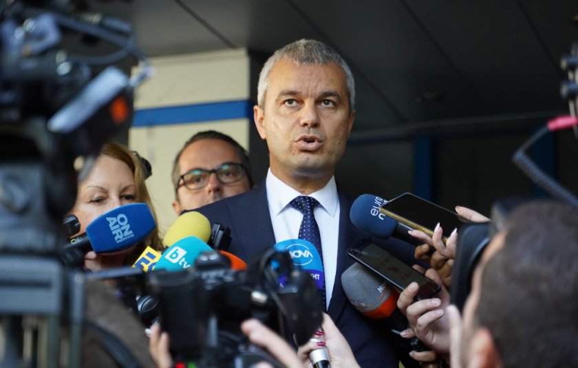 Η κυβέρνηση του πρωθυπουργού Νικολάι Ντένκοφ επέζησε της πρώτης της πρότασης μομφής