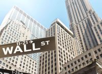 Η Wall Street ετοιμάζεται να ρίξει «οικονομική βρωμιά» στις ΗΠΑ