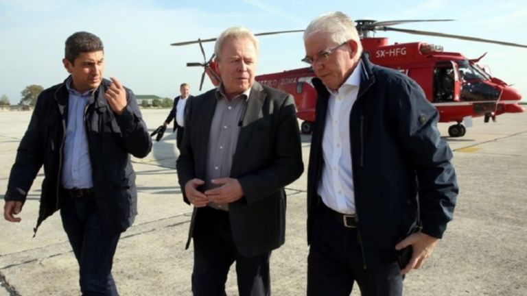 EU Commissioner Wojciechowski visits flooded farms in Thessaly