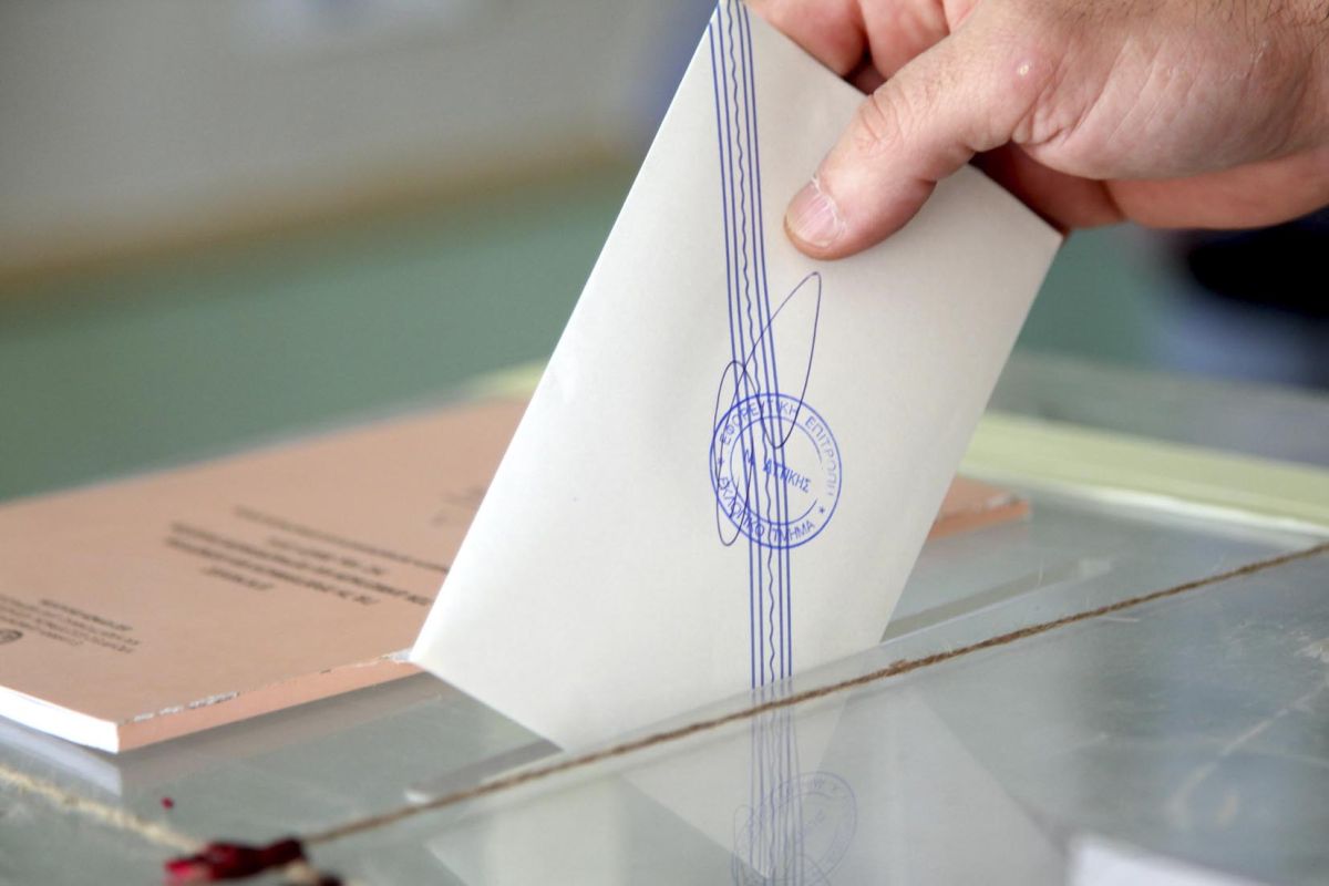 Δημοσκόπηση Opinion Poll: Στο 38,5% η ΝΔ, για πρώτη φορά δεύτερο κόμμα το ΠΑΣΟΚ με 16%
