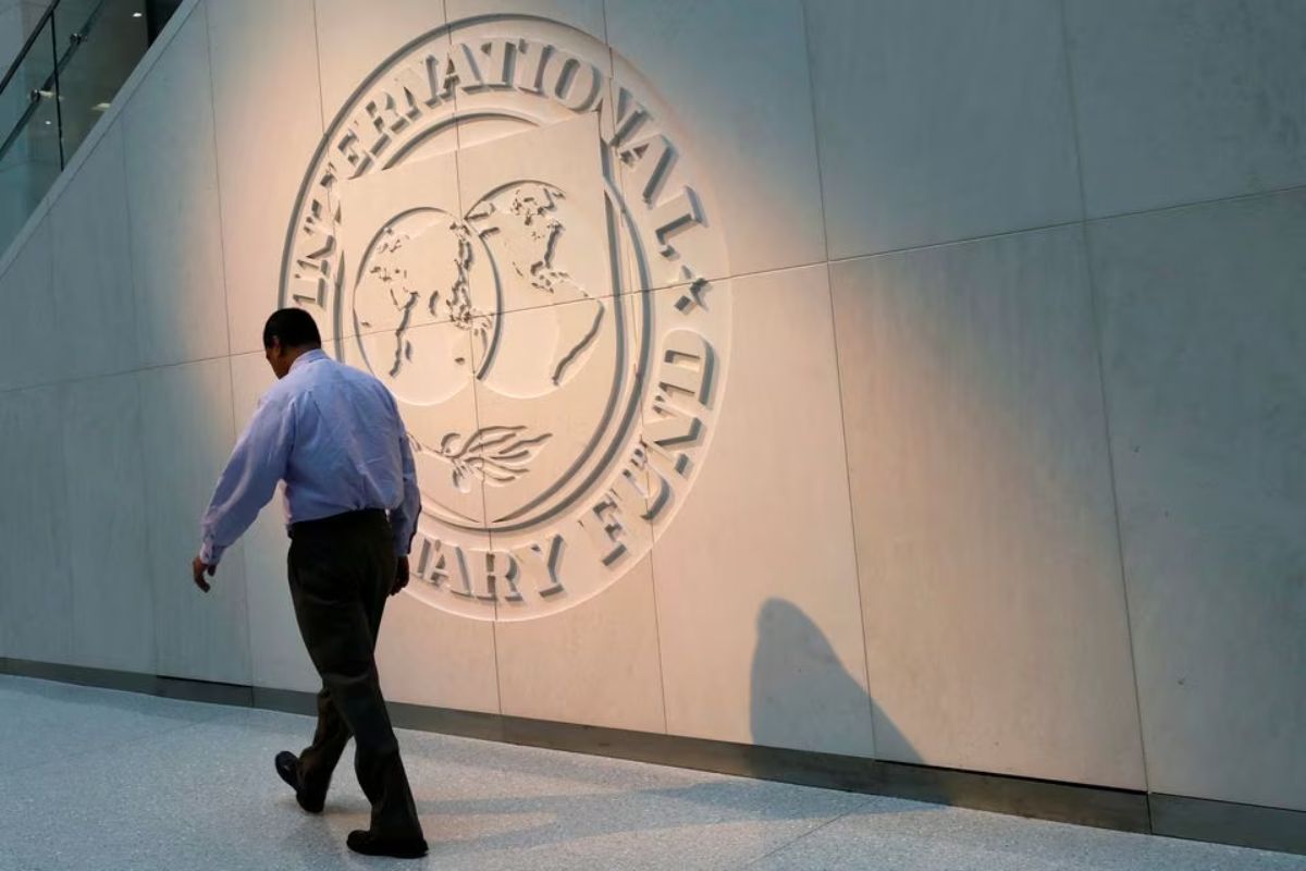 ΔΝΤ: Επιβράδυνση της ανάπτυξης στην Ευρωζώνη – Σε σταθερή τροχιά η Ελλάδα