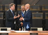 Δένδιας στη Σύνοδο του ΝΑΤΟ: Συμφωνία για επέκταση αγωγού εφοδιασμού καυσίμων μέσω Αλεξανδρούπολης