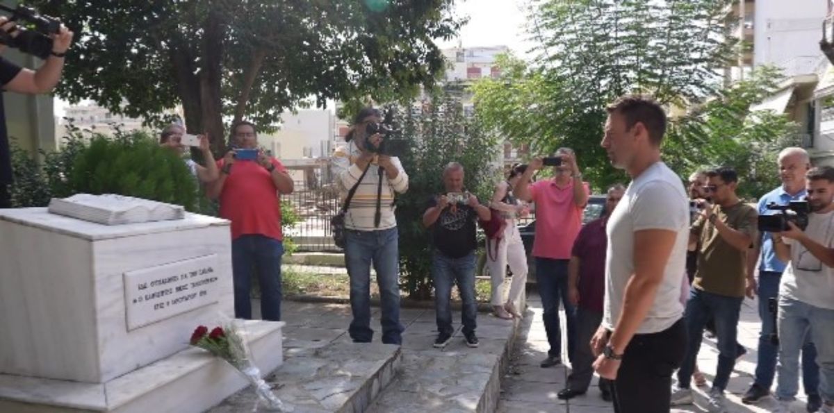 Στην Πάτρα ο Στέφανος Κασσελάκης: Πρώτος σταθμός το μνημείο Τεμπονέρα [pics,vid]