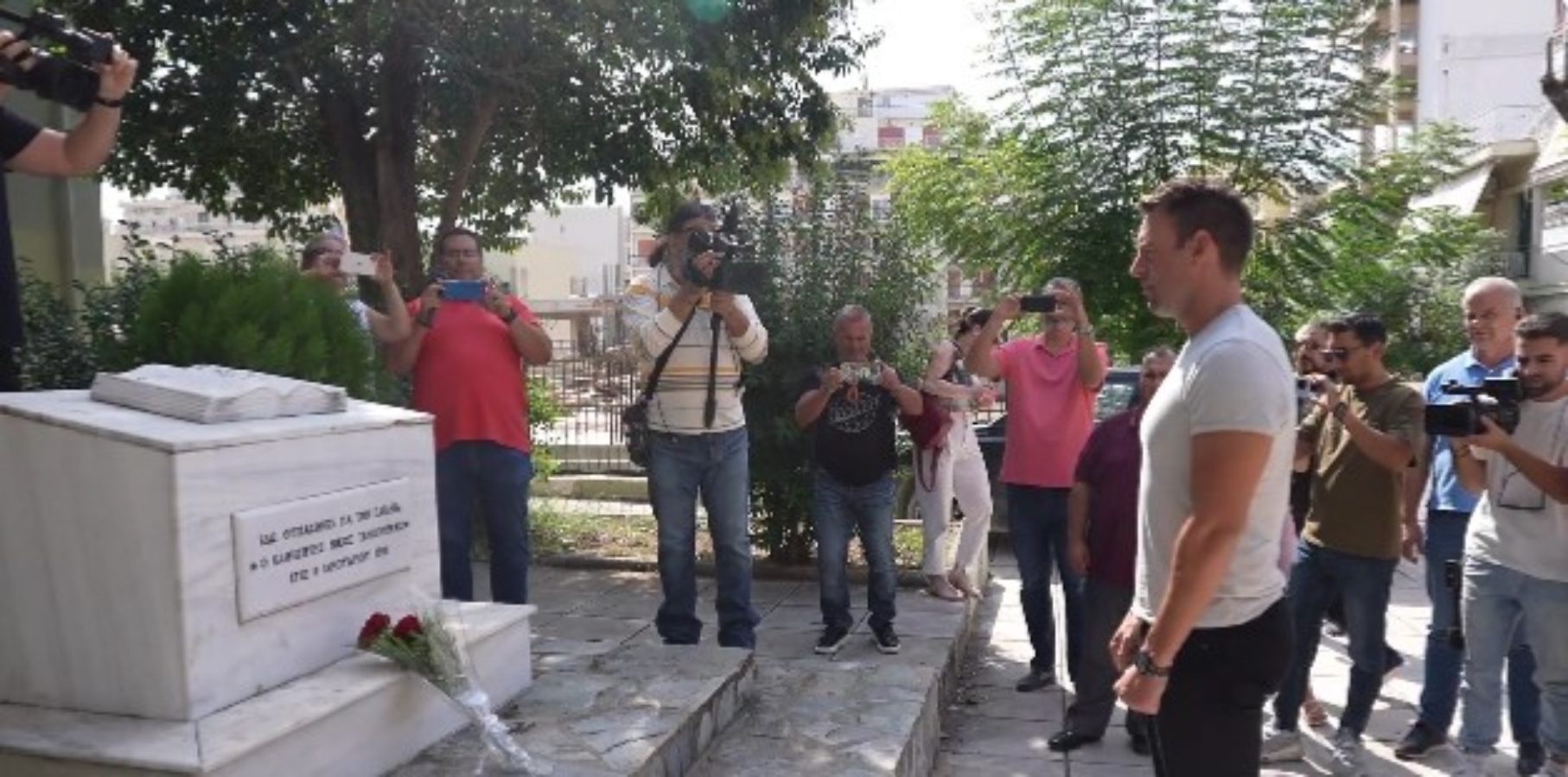 Στην Πάτρα ο Στέφανος Κασσελάκης: Πρώτος σταθμός το μνημείο Τεμπονέρα [pics,vid]