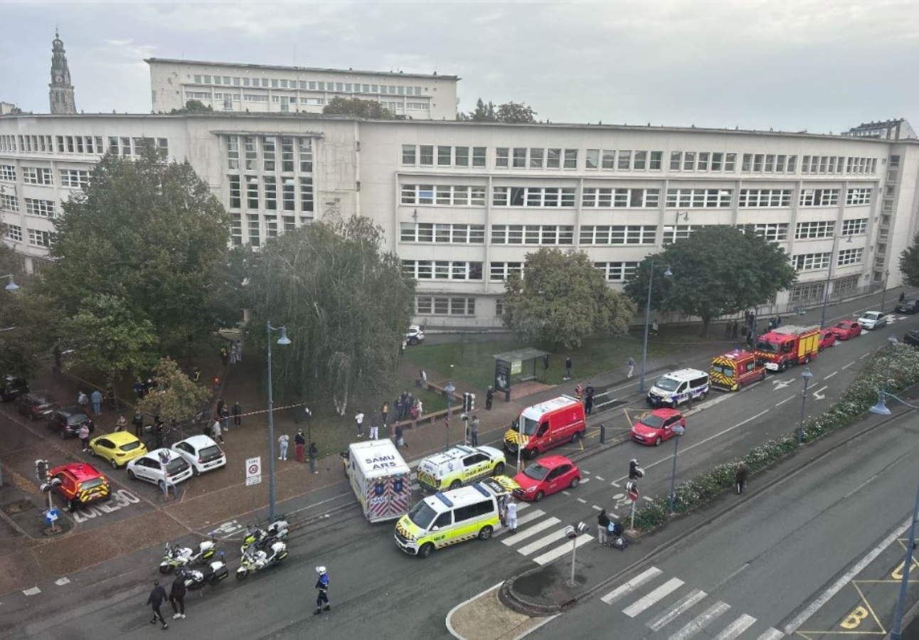 Επίθεση με μαχαίρι σε σχολείο στη βόρεια Γαλλία – Νεκρός ένας καθηγητής [vid]