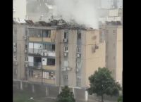 Μπαράζ επιθέσεων της Χαμάς στο Ισραήλ – Ρουκέτα έπληξε κτήριο στο Τελ Αβίβ [vid]