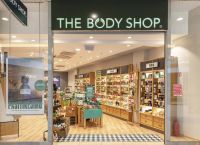 The Body Shop: Η βραζιλιάνικη ιδιοκτήτρια έχει βγάλει προς πώληση την εταιρεία με τις βρετανικές ρίζες
