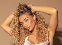 Η «καυτή» και εξωτική Jena Frumes