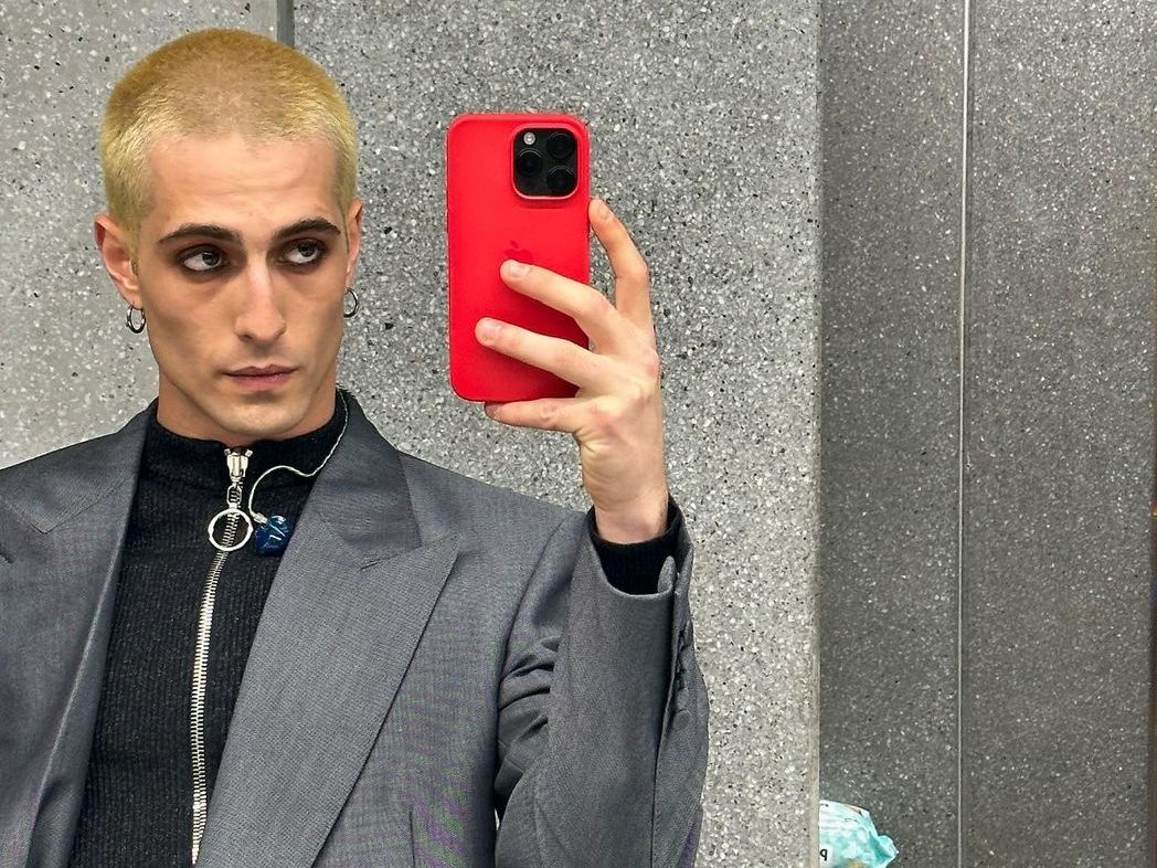 Damiano David: Ο περφόμερ των Maneskin ποζάρει γυμνός και μιλάει για το πόσο άνδρας είναι
