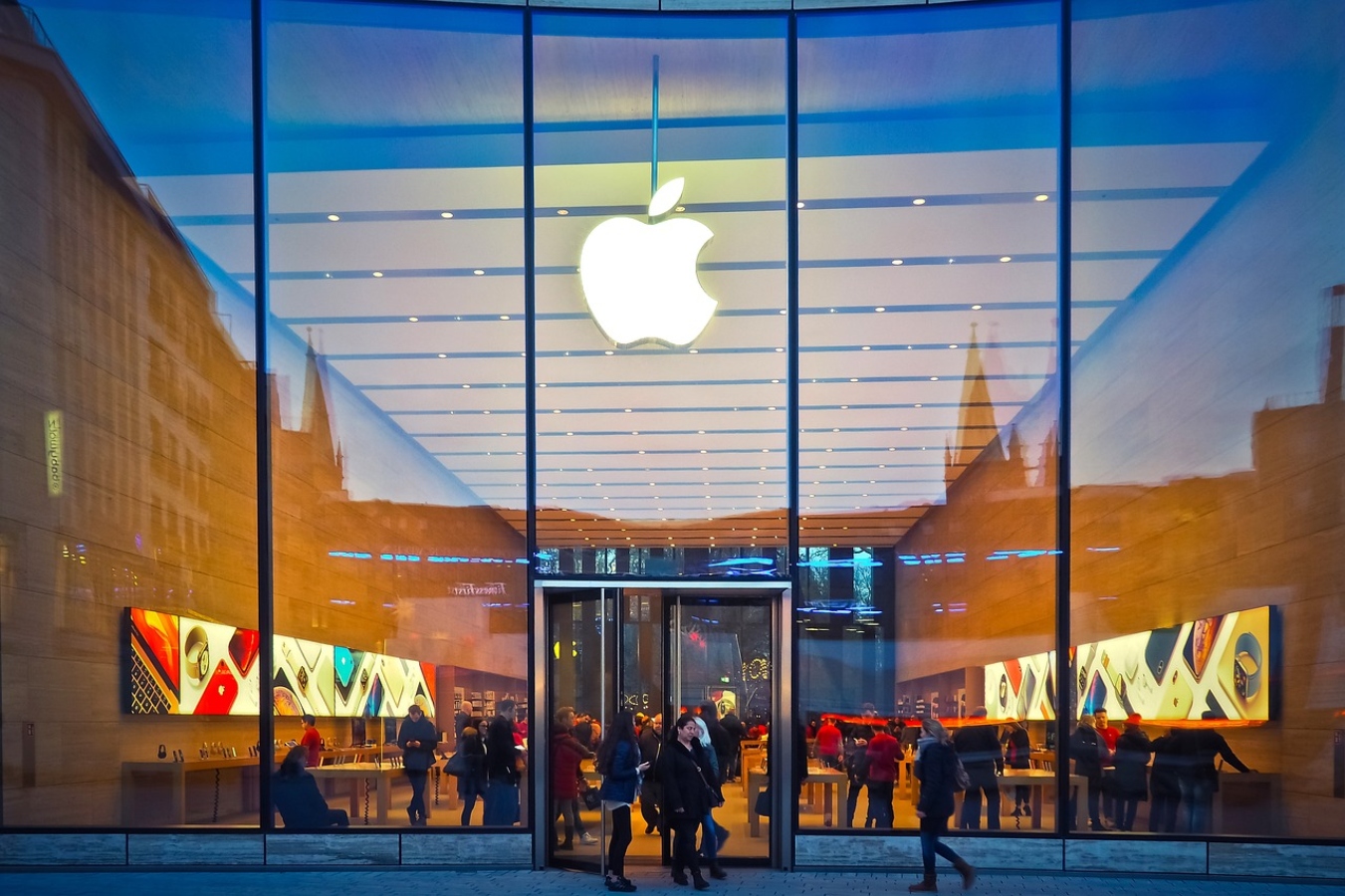 Apple: Προαναγγέλλει νέο προϊόν – Τι αναμένει η τεχνολογική αγορά