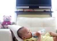 Ακρίβεια: Πληρώνουμε περισσότερα για να μεγαλώσουμε τα παιδιά μας – Η διαφορά τιμών με Ευρώπη