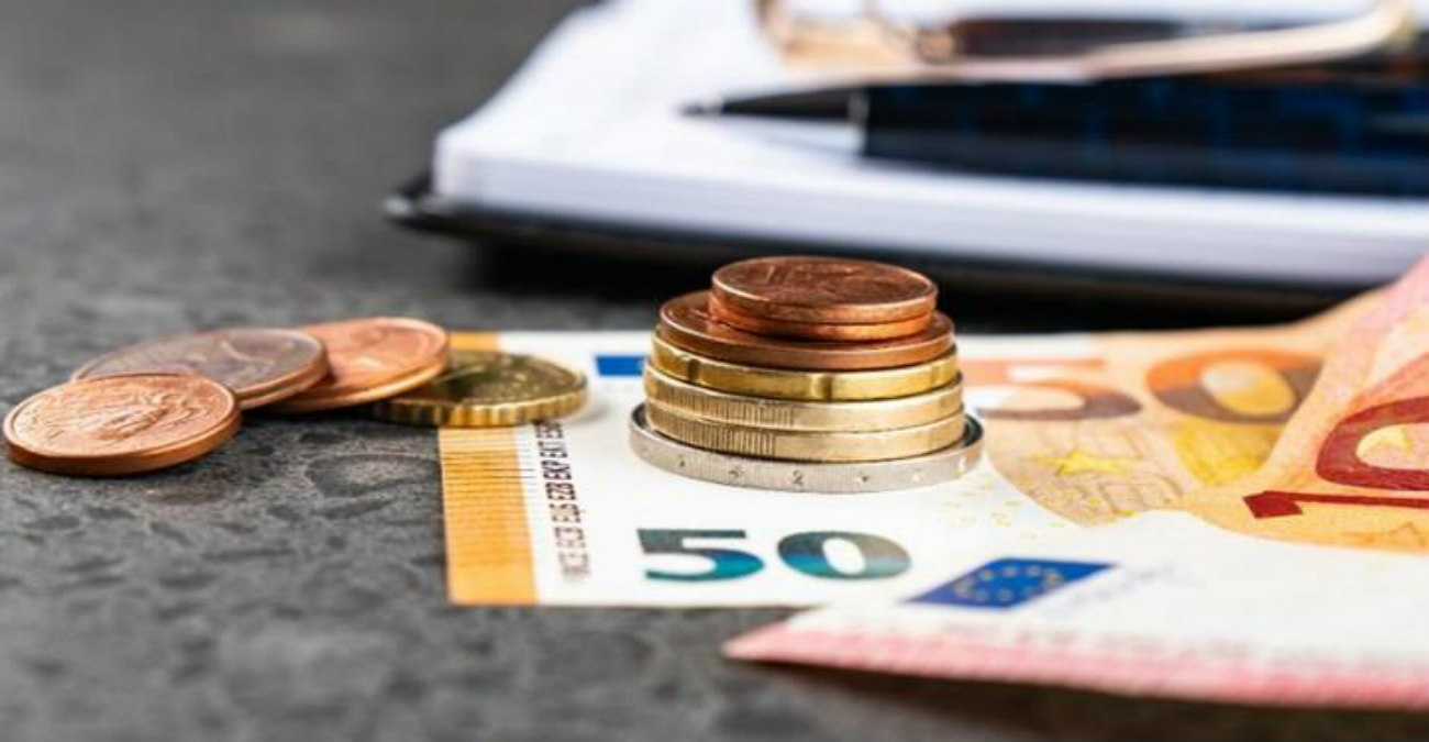 Ελάχιστο φορολογητέο εισόδημα και ελάχιστος φόρος κοντά στα 1.000 ευρώ για τους ελ. Επαγγελματίες