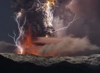 «Weather Photographer»: Φωτογραφίες με ηφαίστεια, κεραυνούς και ηλιοβασιλέματα ξεχώρισαν στον διαγωνισμό