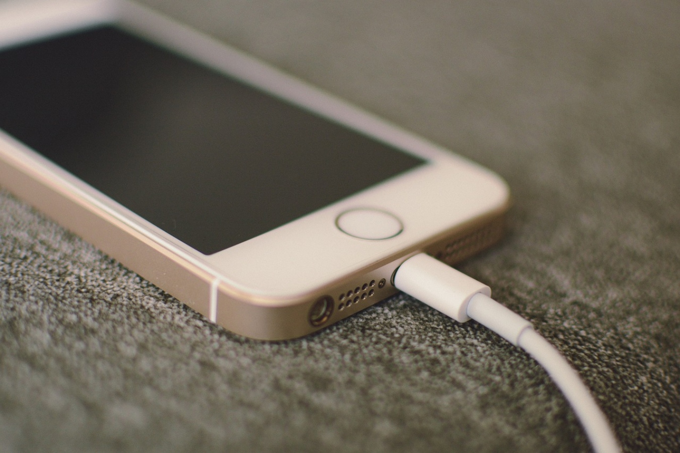 Η Apple βρήκε γιατί υπερθερμαίνεται το iPhone – Πώς θα το λύσει