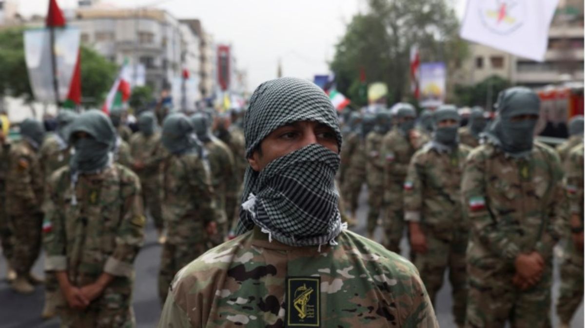 Νέες απειλές από το Ιράν και τους Φρουρούς της Επανάστασης: “Θα χτυπήσουμε με πύραυλο εάν χρειαστεί”