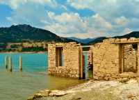 Τα πιο παράξενα και άγνωστα μέρη στην Ελλάδα