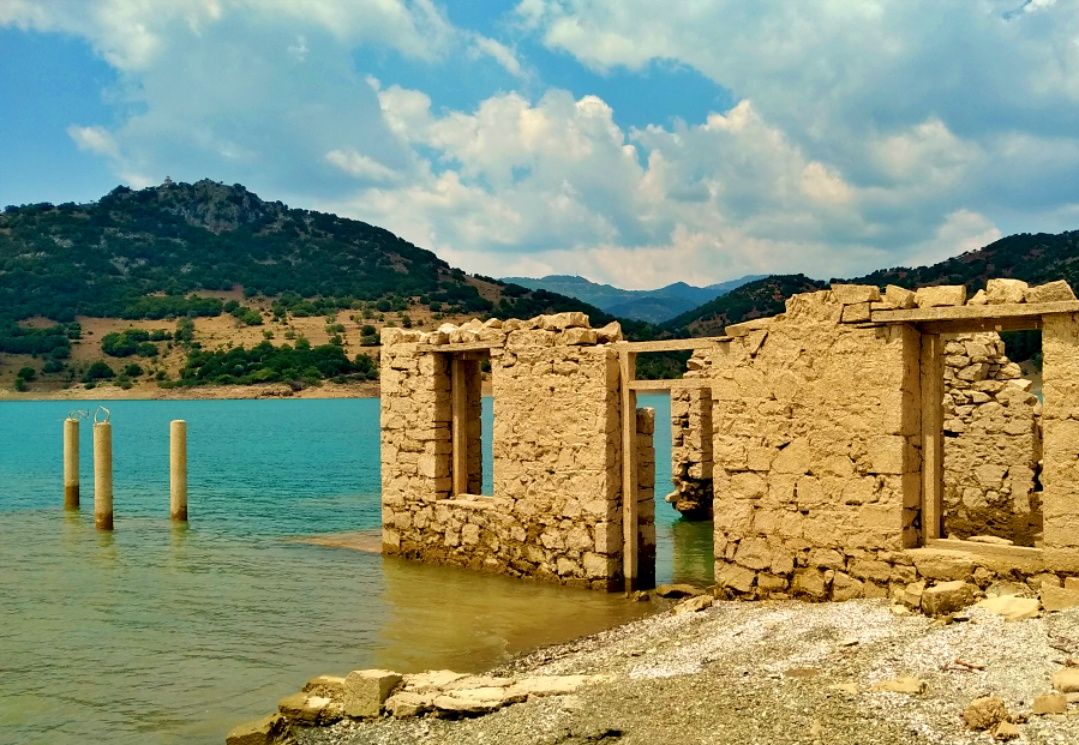 Τα πιο παράξενα και άγνωστα μέρη στην Ελλάδα