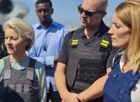 Σε καταφύγιο η Φον ντερ Λάιεν και η Ρομπέρτα Μέτσολα που επισκέπτονται το Ισραήλ [vid]