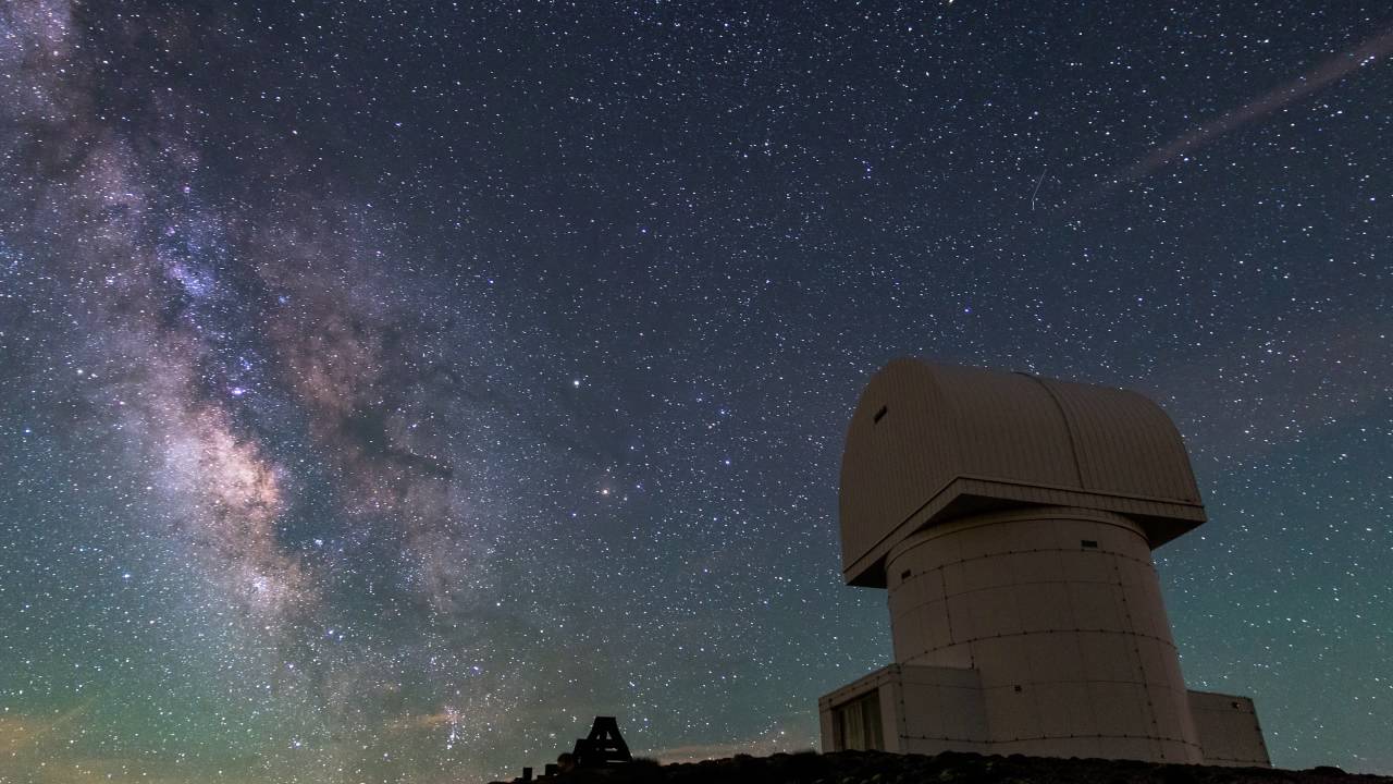 Το Hubble εντόπισε γαλαξία που ανοιγοκλείνει το διακόπτη γέννησης άστρων