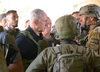 Νετανιάχου σε στρατιώτες έξω από τη Γάζα: “Το επόμενο στάδιο έρχεται” [vid]