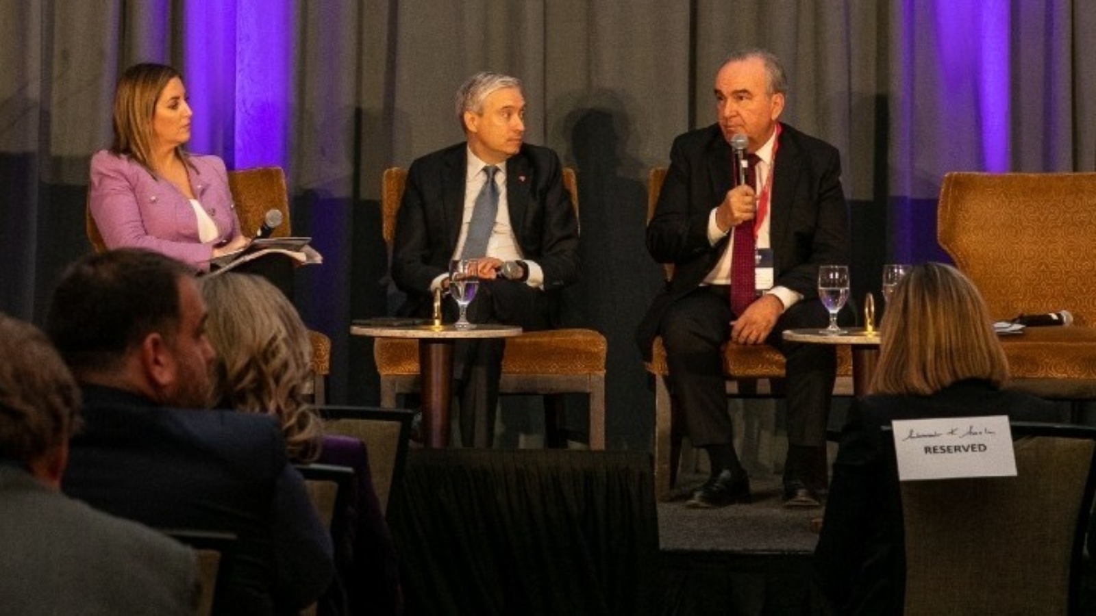 Toronto Economic Forum II-Papathanasis sees strengthening of bilateral relations between Greece and Canada