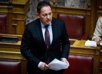 Πέτσας για γάμο ομοφύλων: Βαθιά αξιακό ζήτημα η τοποθέτηση επί του νομοσχεδίου [vid]
