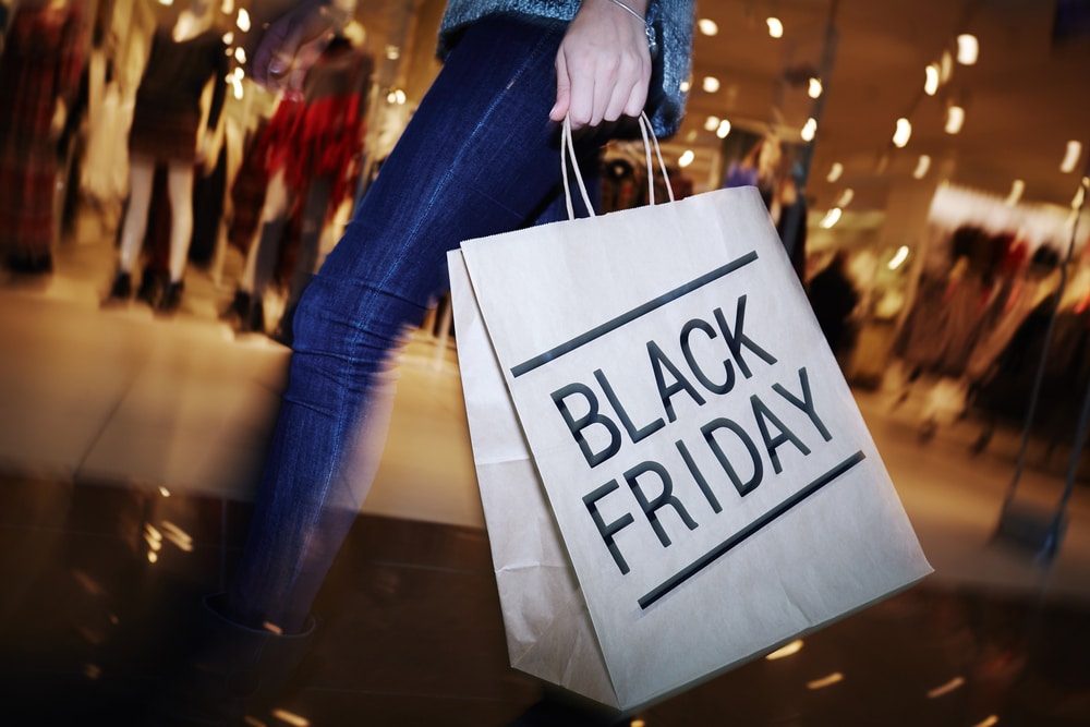 Έρχεται η BΙack Friday – Ποιες Κυριακές θα είναι ανοιχτά τα μαγαζιά
