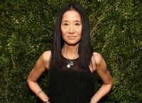 Vera Wang: Ποια είναι τα μυστικά ομορφιάς της 74χρονης που δείχνει 30 χρόνια νερότερη;