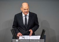 Σολτς: Μαζική μετανάστευση και κοινωνικό κράτος δεν συμβαδίζουν