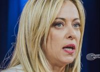 Μελόνι: Νέες βολές κατά της Γερμανίας για το μεταναστευτικό