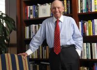 Byron Wien: “Έφυγε” ο πρύτανης των αναλυτών της Wall Street
