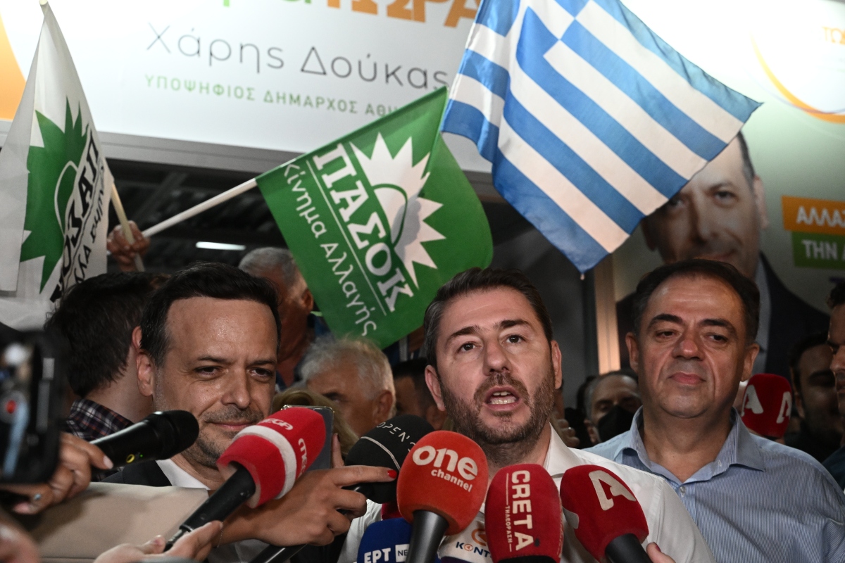 Η ανατροπή Δούκα στην Αθήνα φέρνει ανατροπές και στην ευρύτερη Κεντροαριστερά