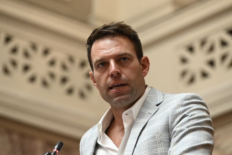 ΣΥΡΙΖΑ: Σε αναζήτηση νέας πολιτικής ταυτότητας