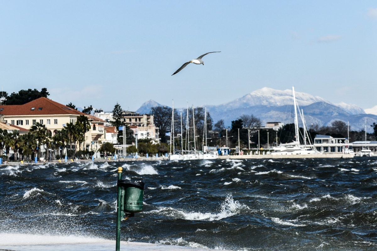 Θυελλώδεις άνεμοι και την Κυριακή