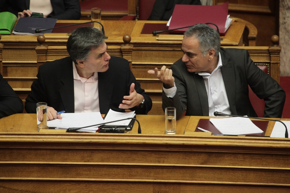 ΣΥΡΙΖΑ: Με το όπλο παρά πόδα η Ομπρέλα