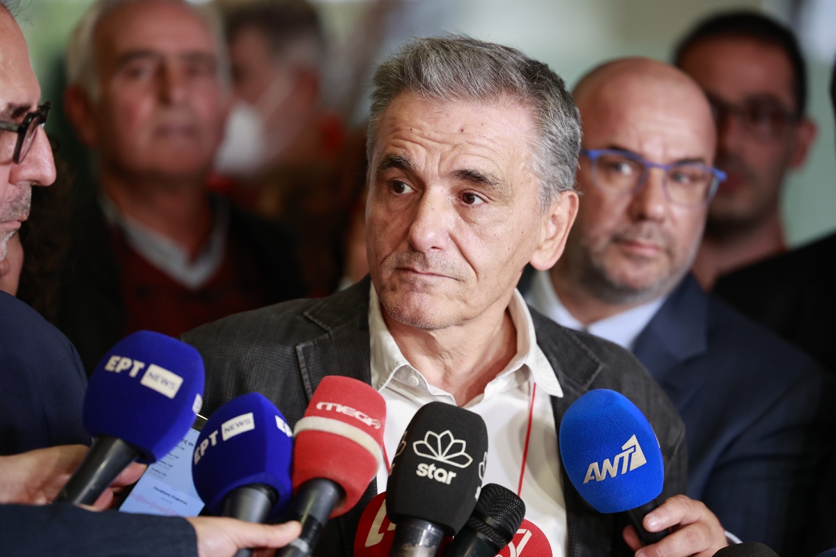 Φυλλοροεί ο ΣΥΡΙΖΑ – Αποχώρηση της Ομπρέλας