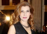 Μαρία Παπαλάμπρου: Μετά τον θάνατο του άντρα μου οι πόρτες έκλεισαν Μαρία Παπαλάμπρου: Μετά τον θάνατο του άντρα μου οι πόρτες έκλεισαν