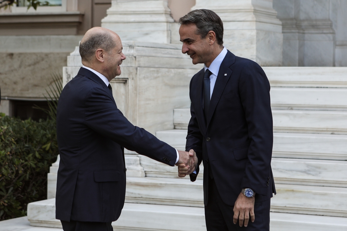 Τι να αναμένουμε από τη σημερινή συνάντηση Μητσοτάκη – Σολτς
