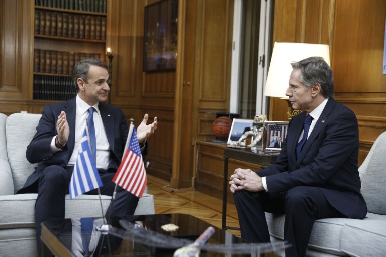 Τηλεφωνική επικοινωνία Μητσοτάκη – Μπλίνκεν: Στο επίκεντρο οι εξελίξεις στη Μέση Ανατολή [vid]