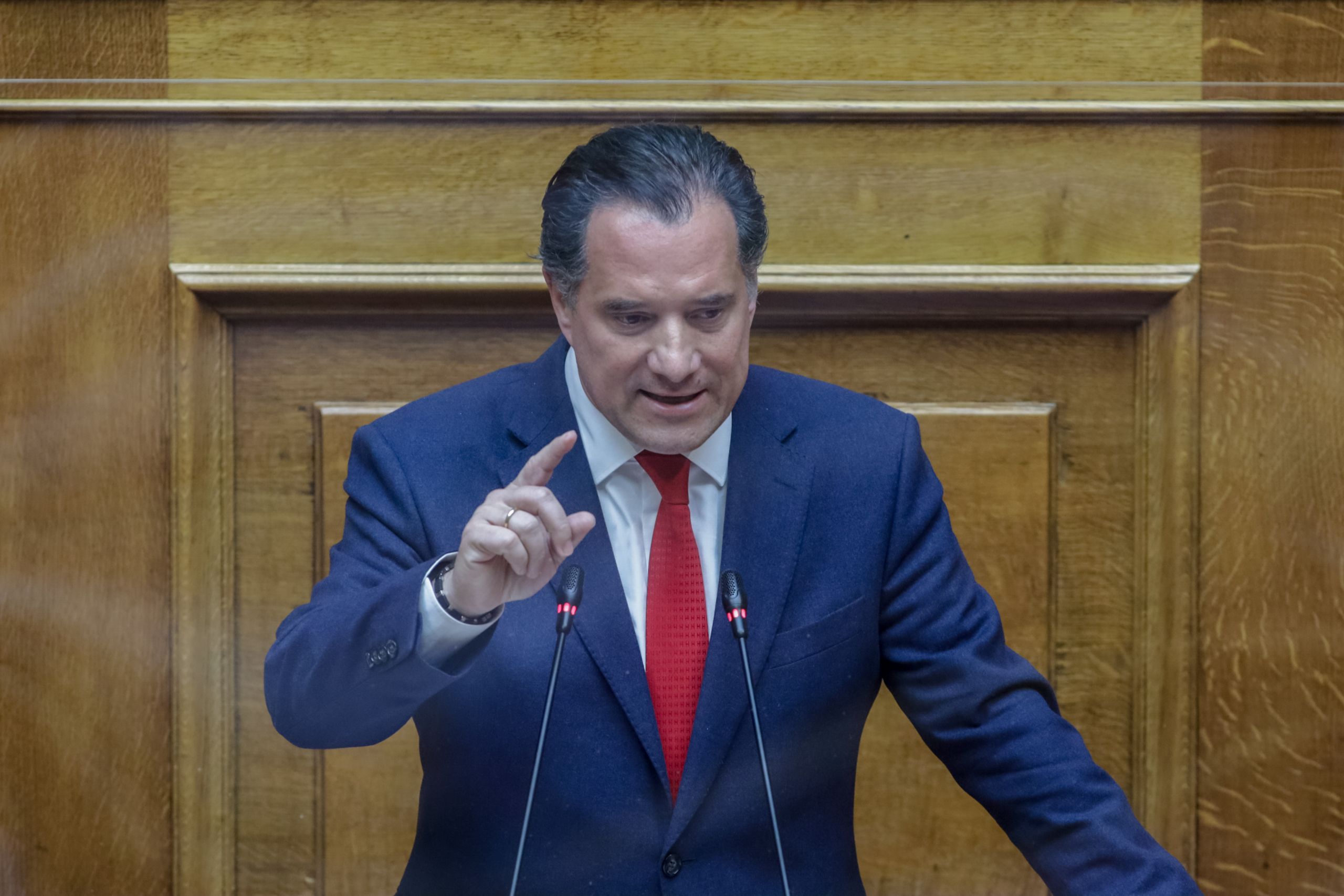 Άδωνις: Άθλια πρωτοσέλιδα Αυγής και Δημοκρατίας