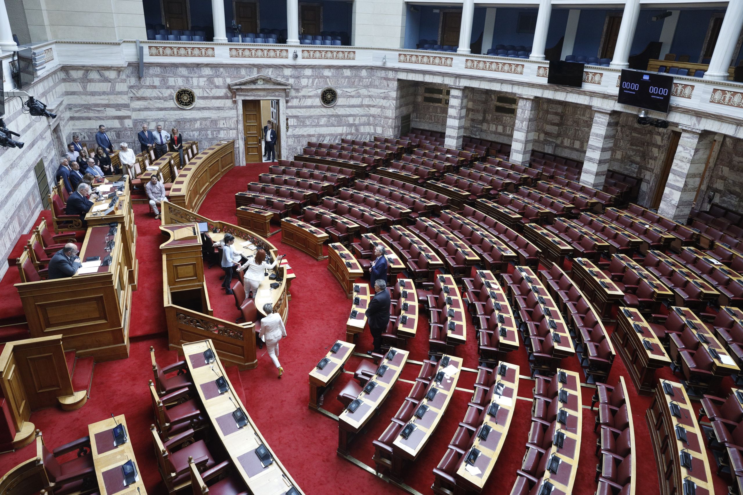 Φορολογικό νομοσχέδιο: Στην Ολομέλεια της Βουλής – Στις 11 η ομιλία Μητσοτάκη