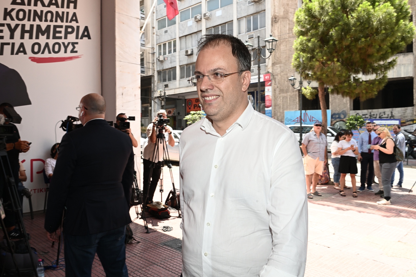 ΣΥΡΙΖΑ: “Πυρά” Θεοχαρόπουλου σε Αυγέρη και Τζάκρη – «Να το ξανασκεφτούν όσοι μιλούν για αποχωρήσεις»