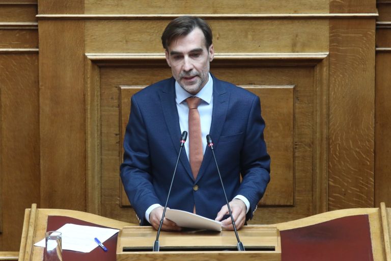 Χουρδάκης: Δεν παραδίδω την έδρα μου στην Πλεύση Ελευθερίας [vid]